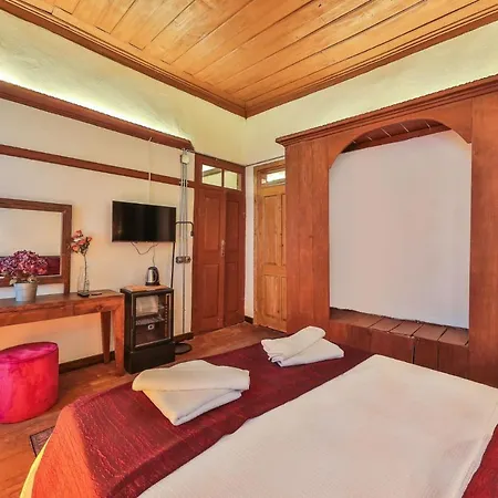 Centrally Located Studio Flat In Appartement